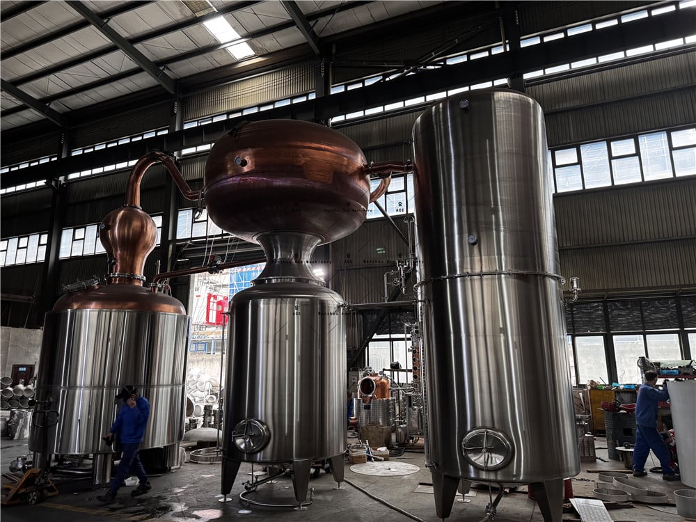 Alambiques de cobre de 7000 litros