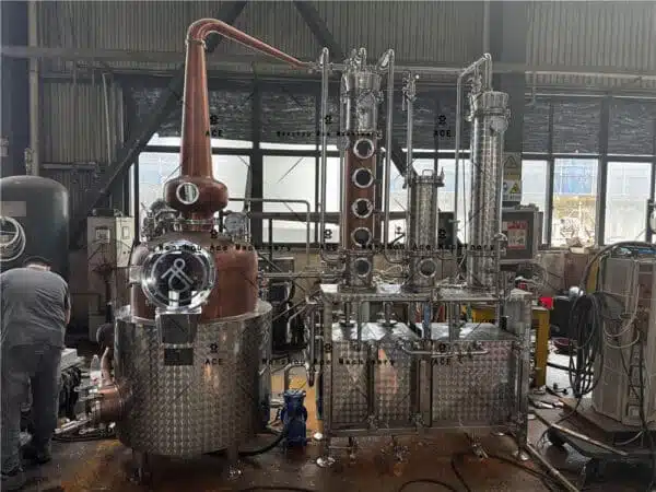 Equipo de destilación de licores de 300 litros