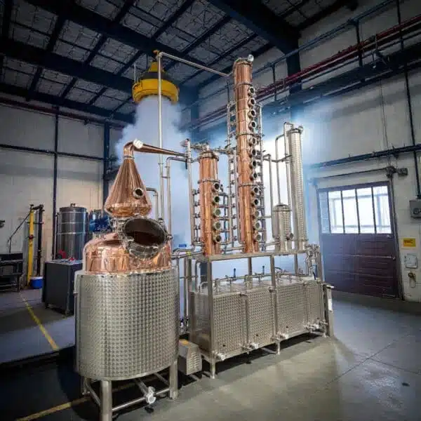 Alambique Artesanal de Cobre para Destilación de Alcohol - Imagen 3